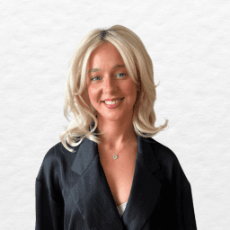 Alisha-senior-stylist-grantham-baileys
